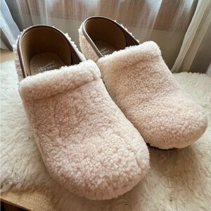 Dansko Professional shearling cozy clogs sz 41 10